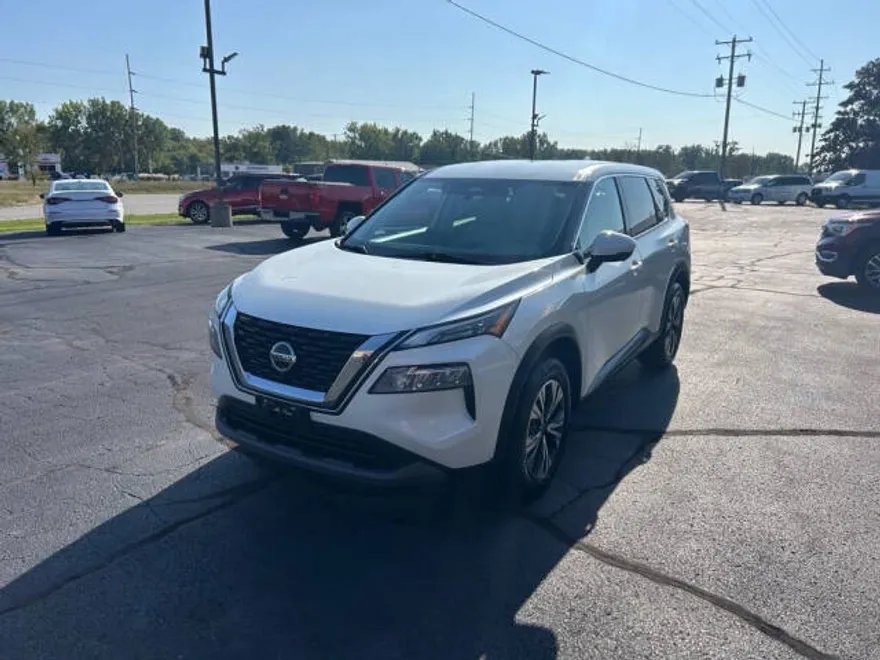 2021 Nissan Rogue SV photo 1