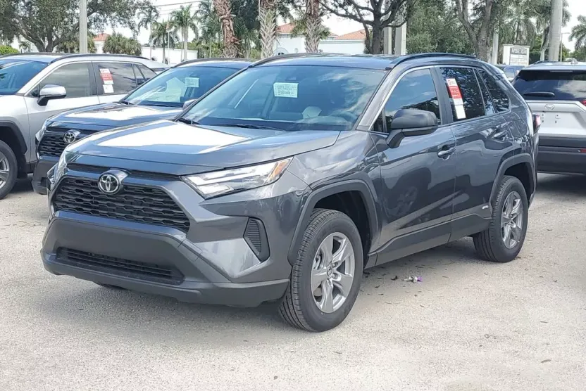 2025 Toyota RAV4 Hybrid LE photo 1