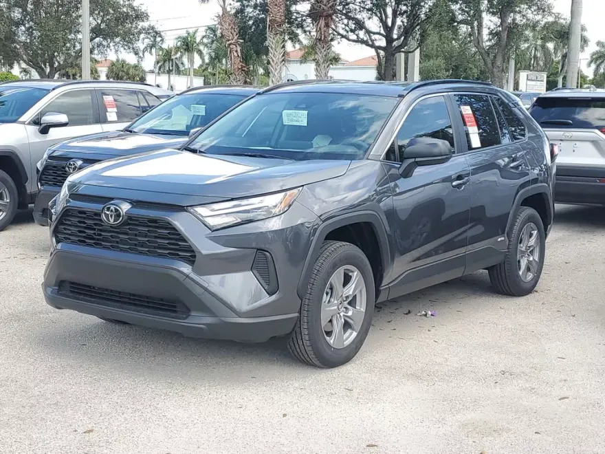 2025 Toyota RAV4 Hybrid LE photo 1