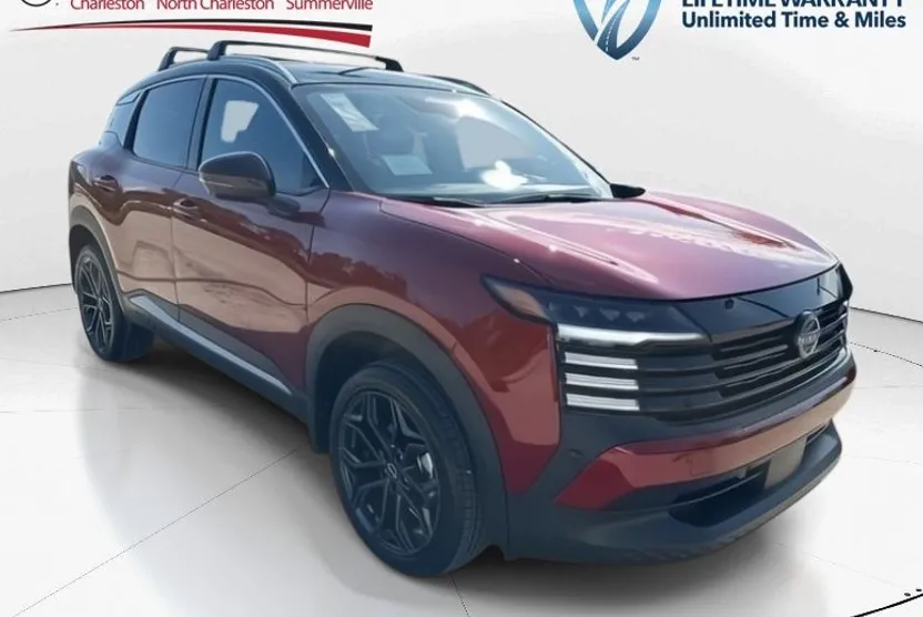 2025 Nissan Kicks SR photo 1