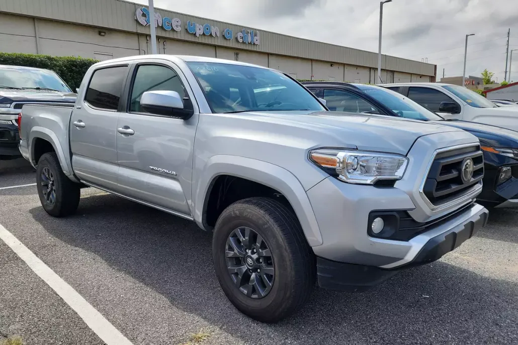 2023 Toyota Tacoma 4x4 photo 1