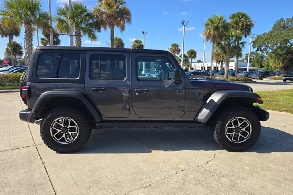 2024 Jeep Wrangler Rubicon photo 1