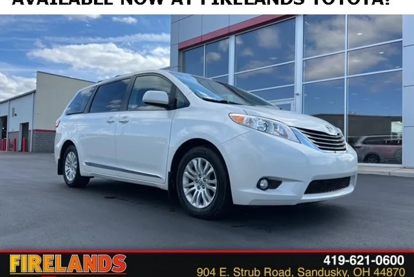 2016 Toyota Sienna L photo 1