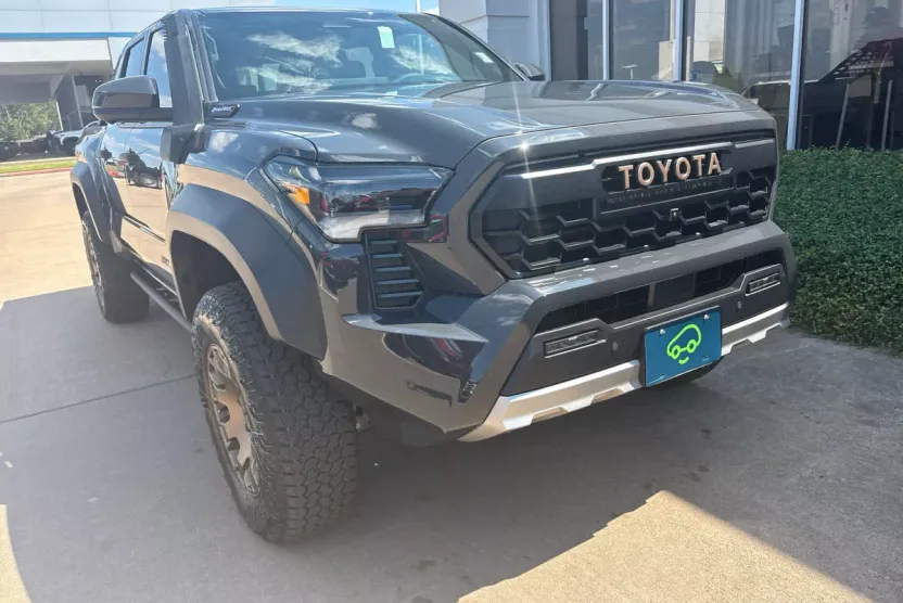 2025 Toyota Tacoma Trailhunter photo 1