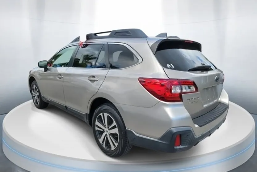 2018 Subaru Outback 2.5i photo 1