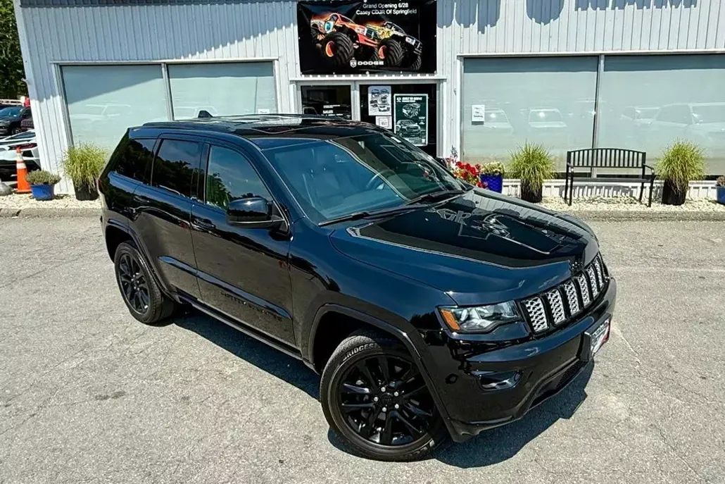 2022 Jeep Cherokee Laredo X photo 1