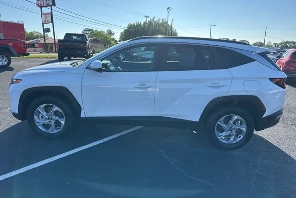 2024 Hyundai Tucson SEL photo 1