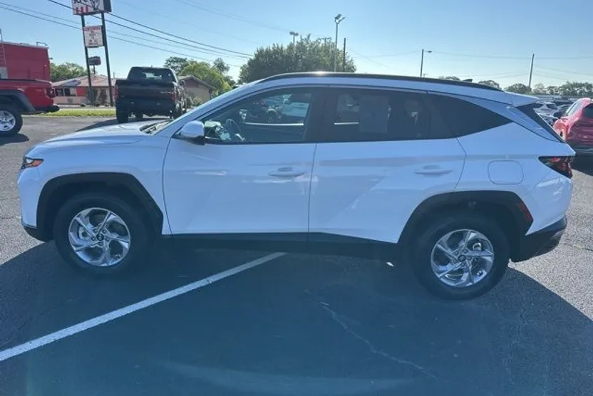 2024 Hyundai Tucson SEL photo 1