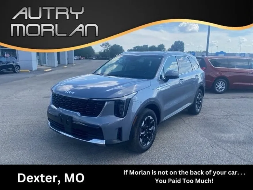 2024 Kia Sorento S photo 1