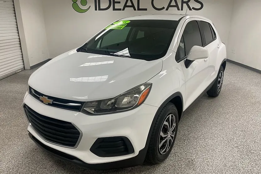 2018 Chevrolet Trax LS photo 1