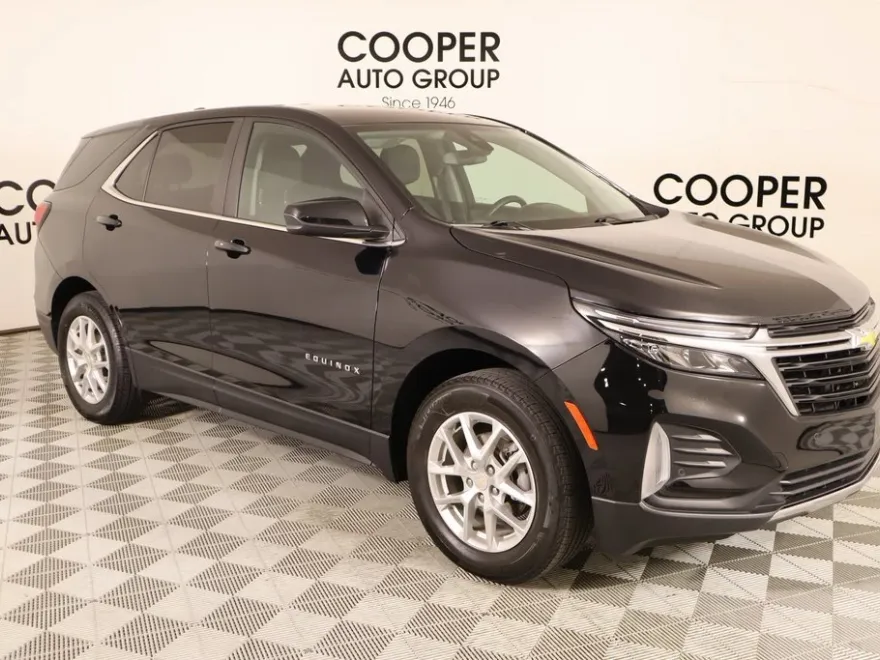 2023 Chevrolet Equinox LT photo 1