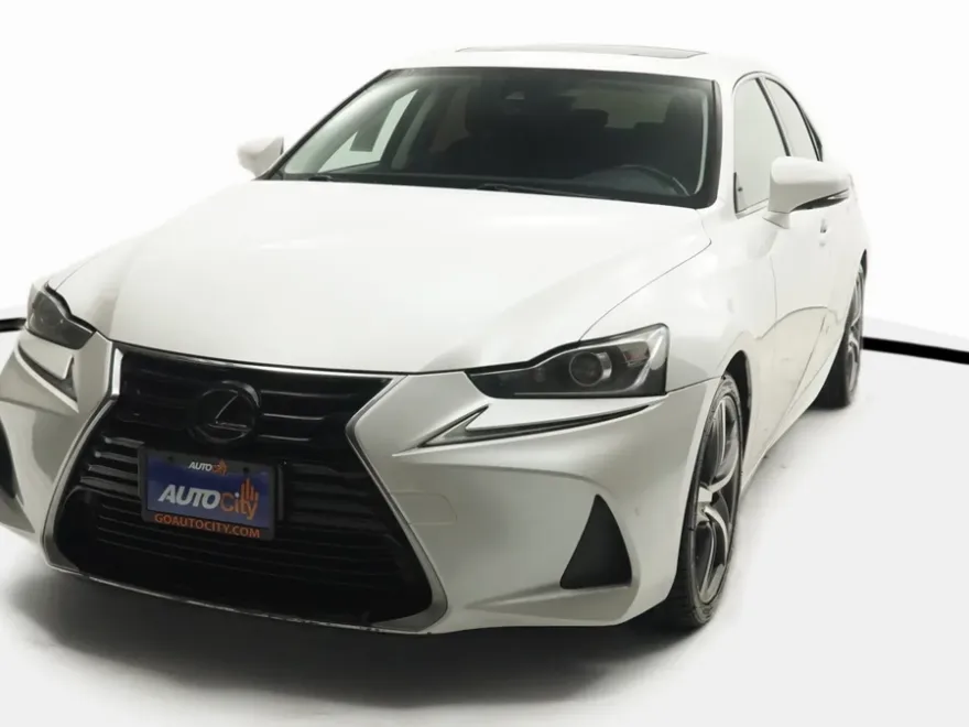 2017 Lexus IS 200t photo 1