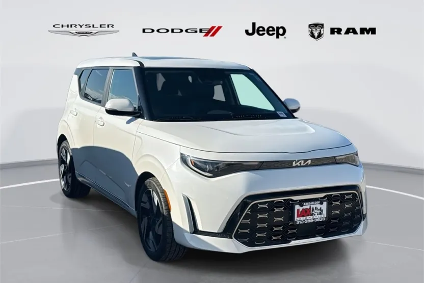2023 Kia Soul GT-Line photo 1