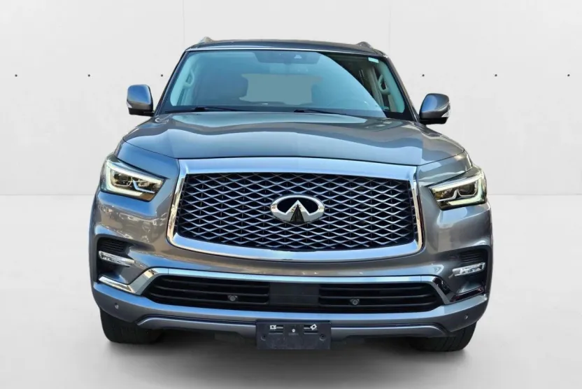 2019 Infiniti QX80 Luxe photo 1