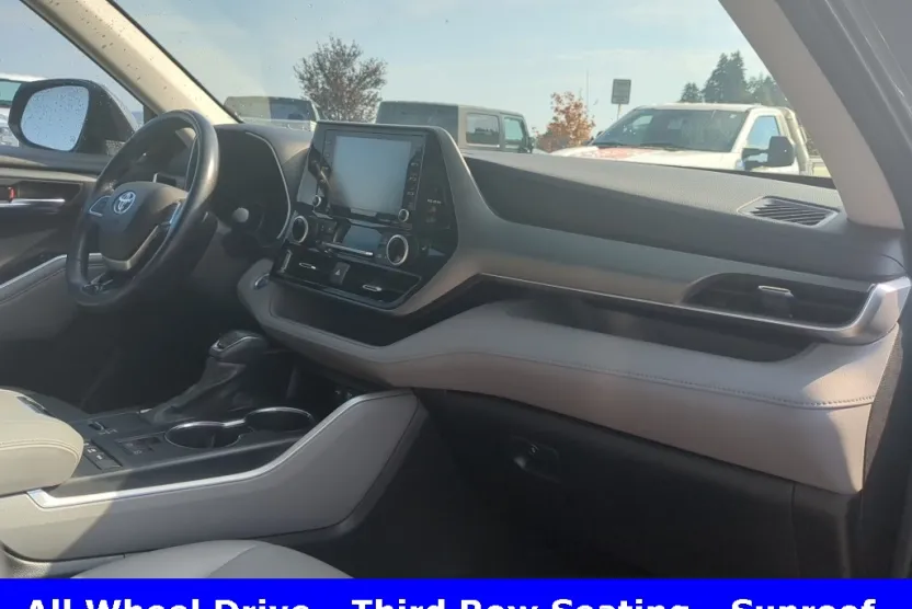 2021 Toyota Highlander Hybrid XLE photo 1