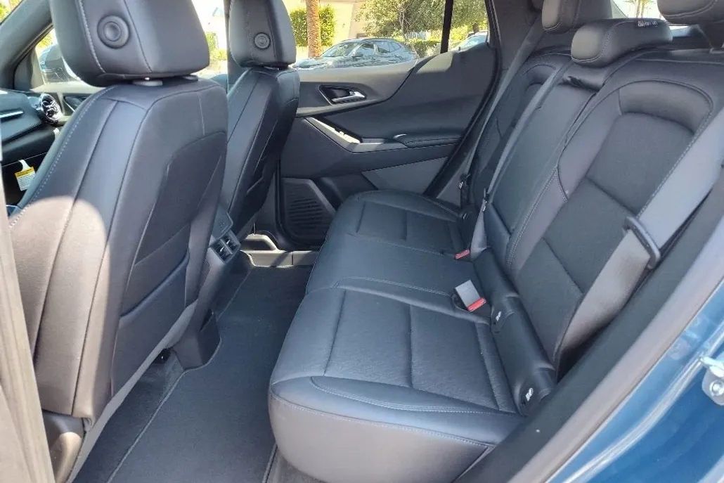 2026 Chevrolet Equinox LT photo 1