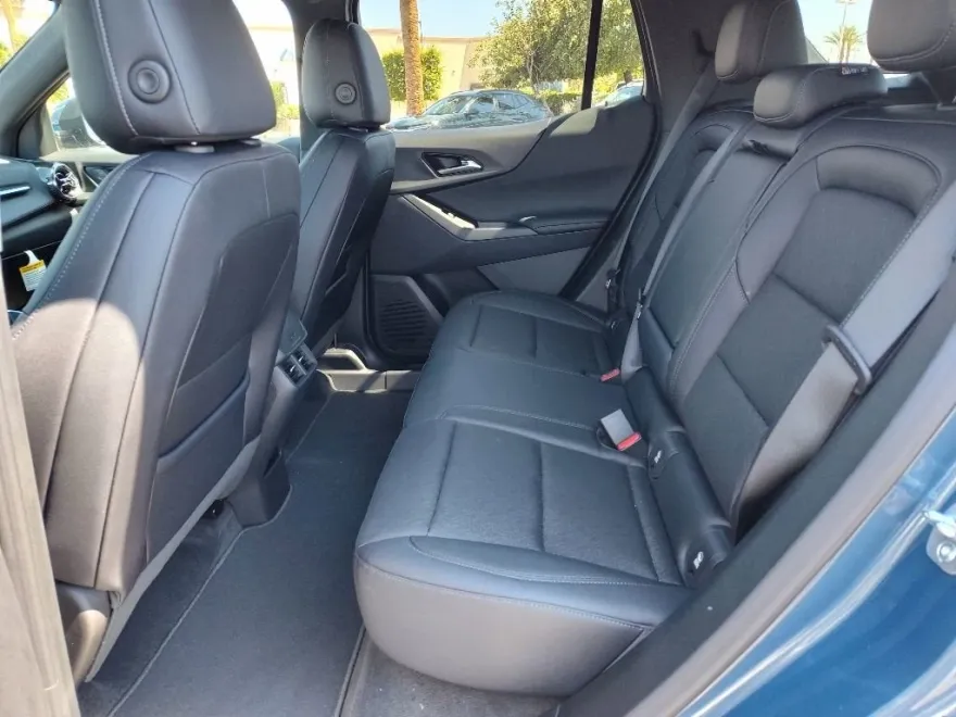2026 Chevrolet Equinox LT photo 1