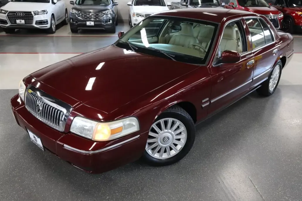 2009 Mercury Grand Marquis LS photo 1