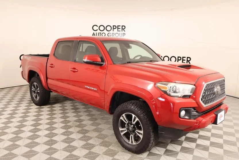 2019 Toyota Tacoma TRD Sport V6 photo 1