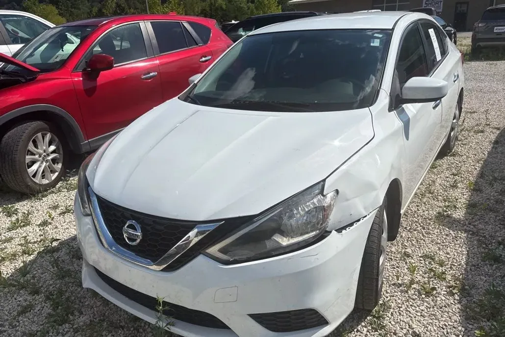 2016 Nissan Sentra SV photo 1