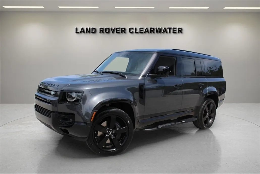 2025 Land Rover Defender 130 X-Dynamic SE photo 1