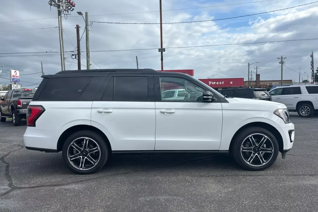 2020 Ford Expedition Limited photo 1