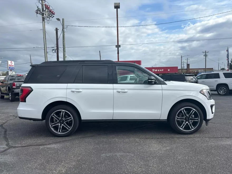 2020 Ford Expedition Limited photo 1