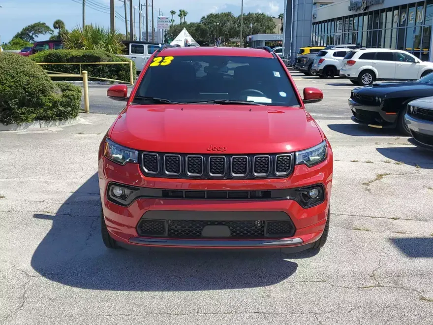 2023 Jeep Compass Limited photo 2