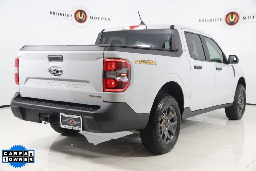 2023 Ford Maverick XLT photo 1