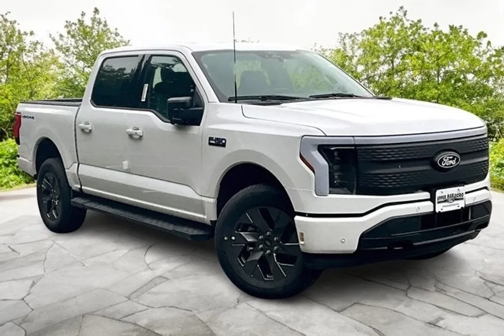 2025 Ford F-150 Lightning photo 1
