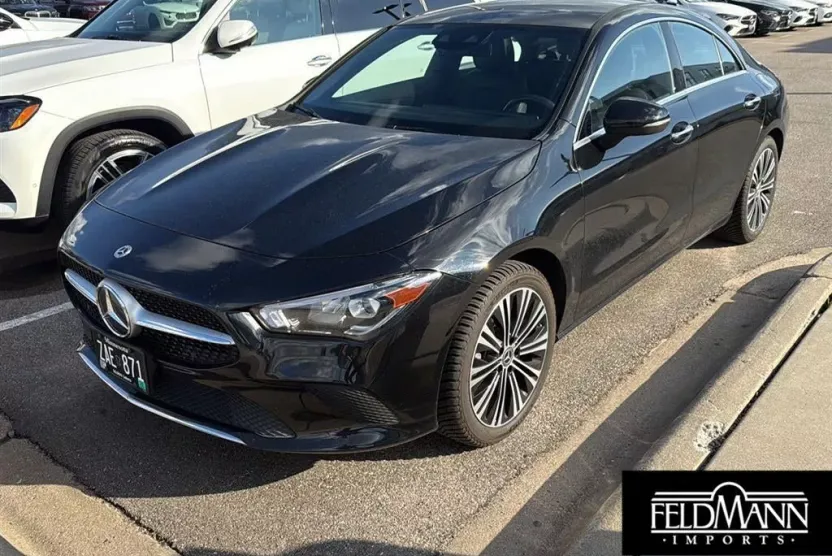 2023 Mercedes Benz CLA 250 4MATIC photo 1