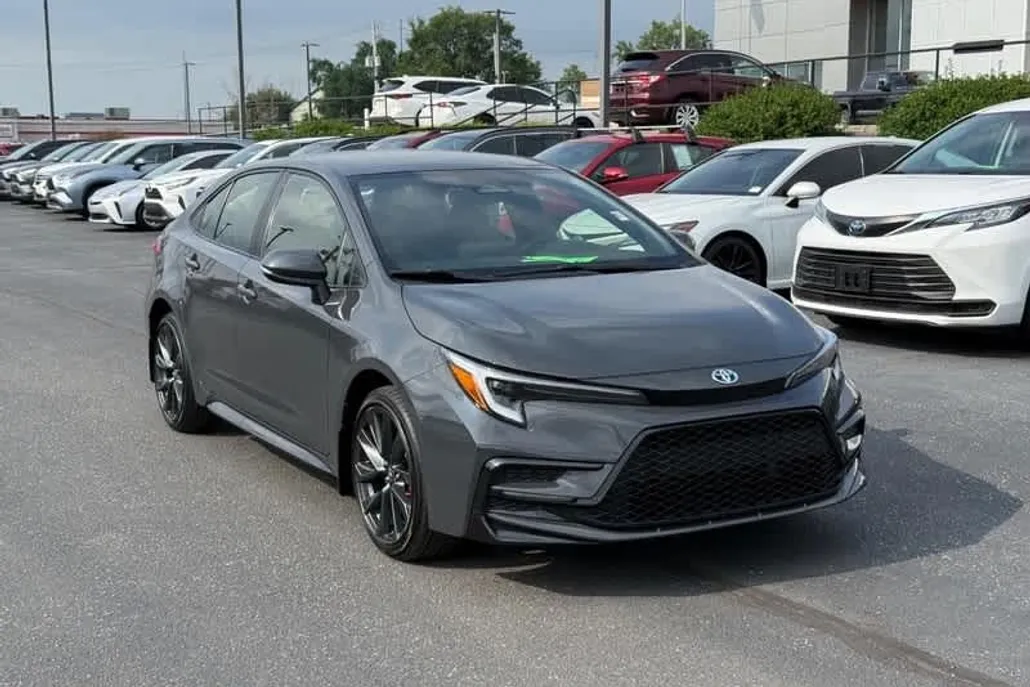 2024 Toyota Corolla Hybrid SE photo 1