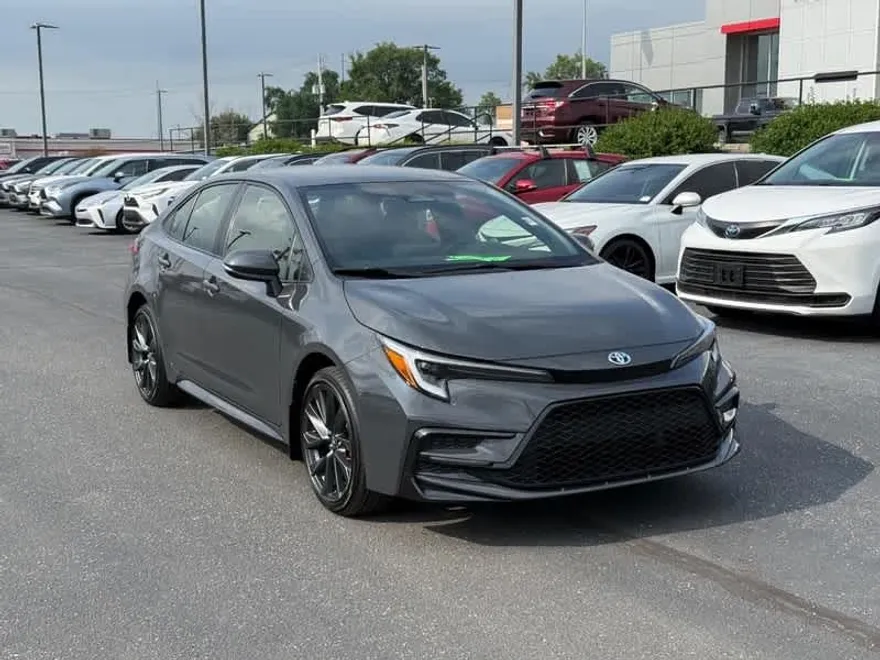 2024 Toyota Corolla Hybrid SE photo 1