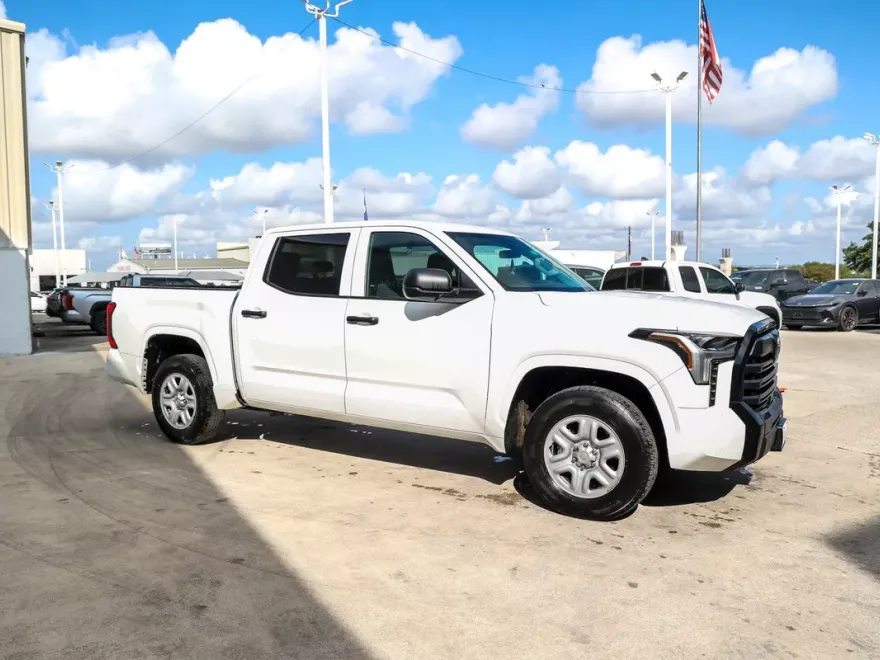 2024 Toyota Tundra SR photo 1