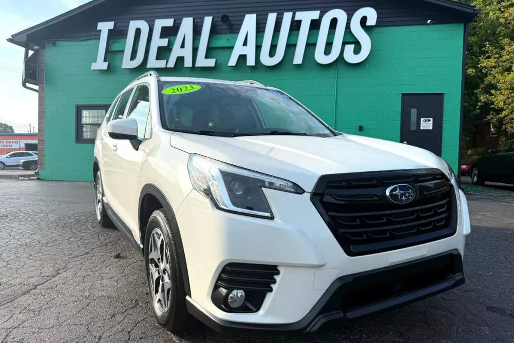 2023 Subaru Forester Premium photo 1