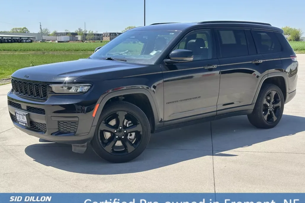 2022 Jeep Grand Cherokee Altitude photo 1