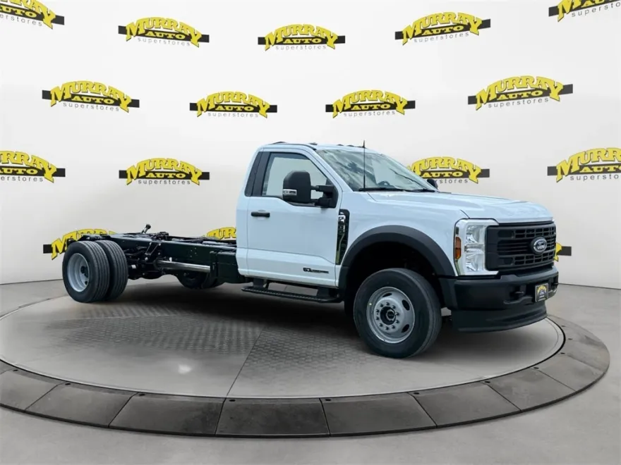 2025 Ford F-600 photo 1