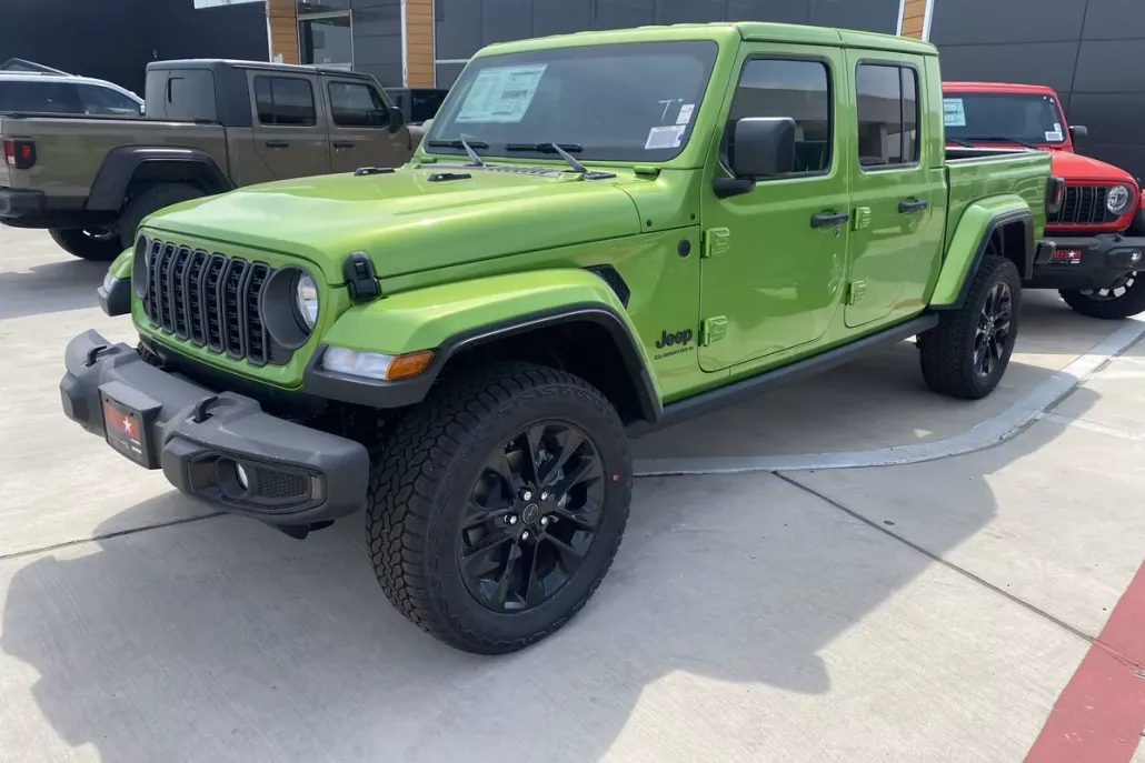 2025 Jeep Gladiator Sport photo 1
