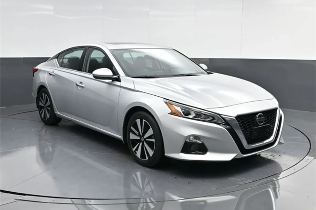 2022 Nissan Altima 2.5 SL photo 1