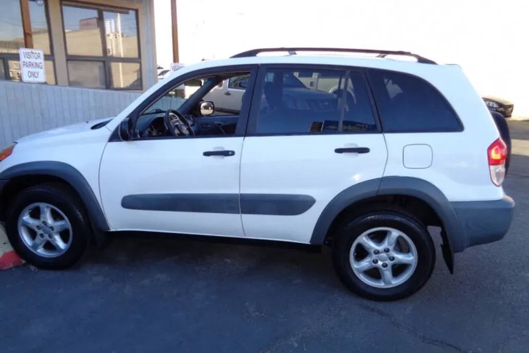2001 Toyota RAV4 photo 1