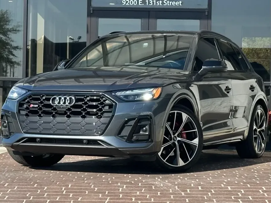 2021 Audi SQ5 Prestige photo 1