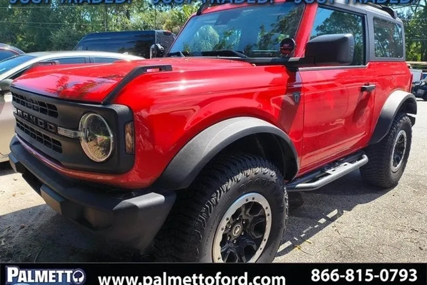 2023 Ford Bronco Base photo 1