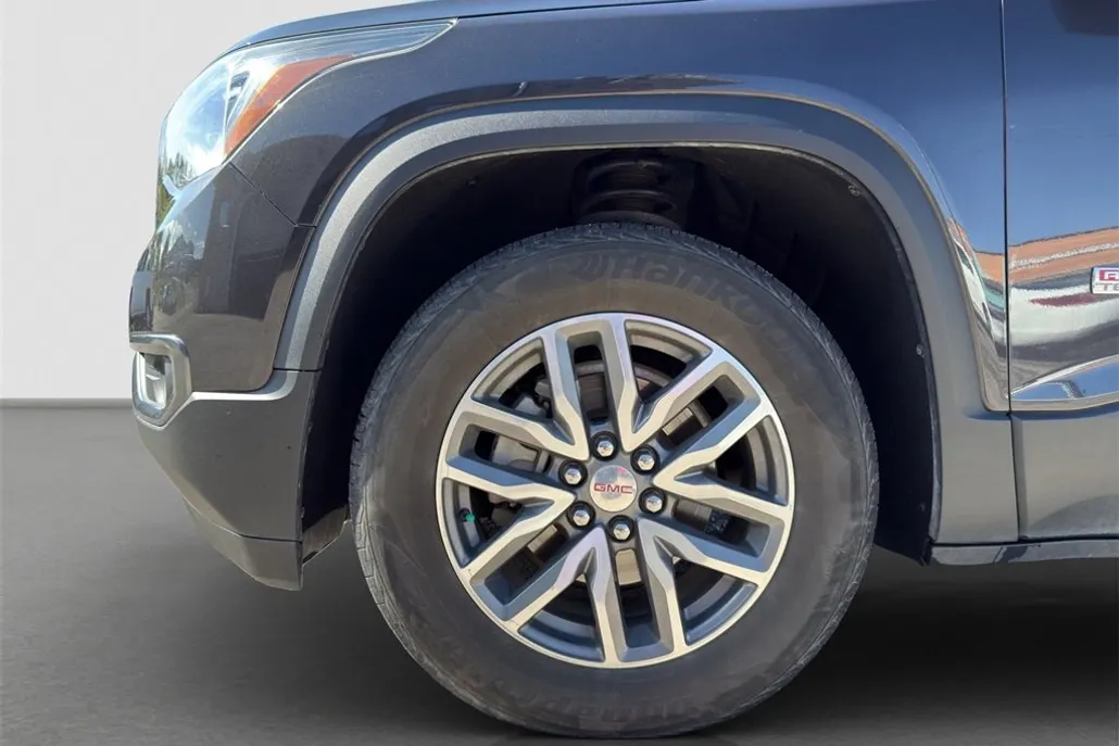 2017 Gmc Acadia SLE photo 1