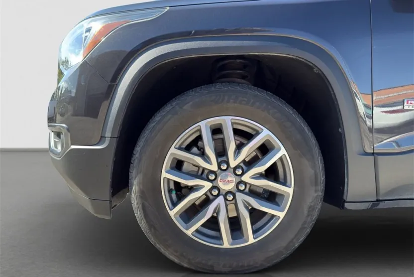 2017 Gmc Acadia SLE photo 1