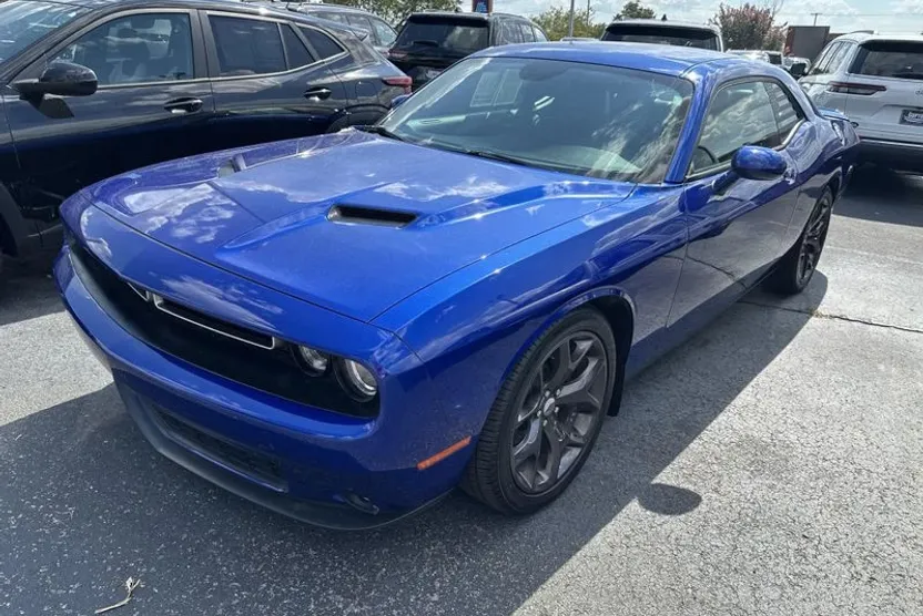 2018 Dodge Challenger SXT Plus photo 1