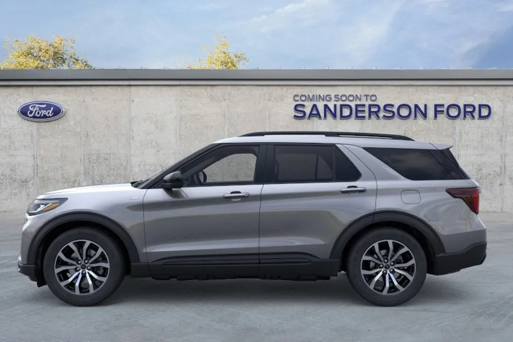 2025 Ford Explorer ST-Line photo 1