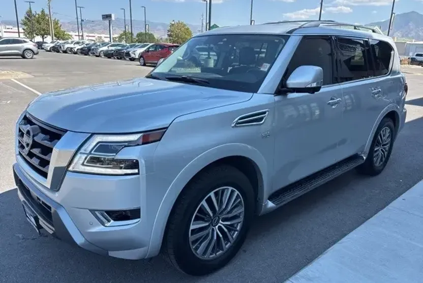 2022 Nissan Armada SL photo 1