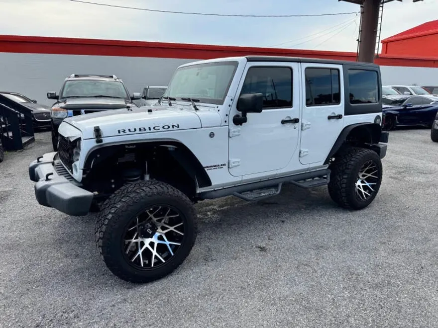 2017 Jeep Wrangler Unlimited Rubicon photo 1