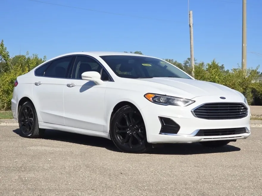 2019 Ford Fusion SEL photo 1