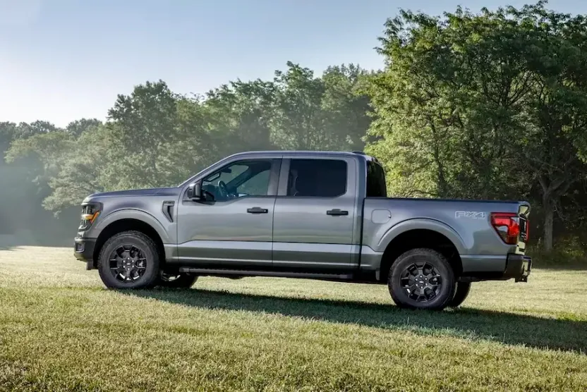 2025 Ford Explorer photo 1